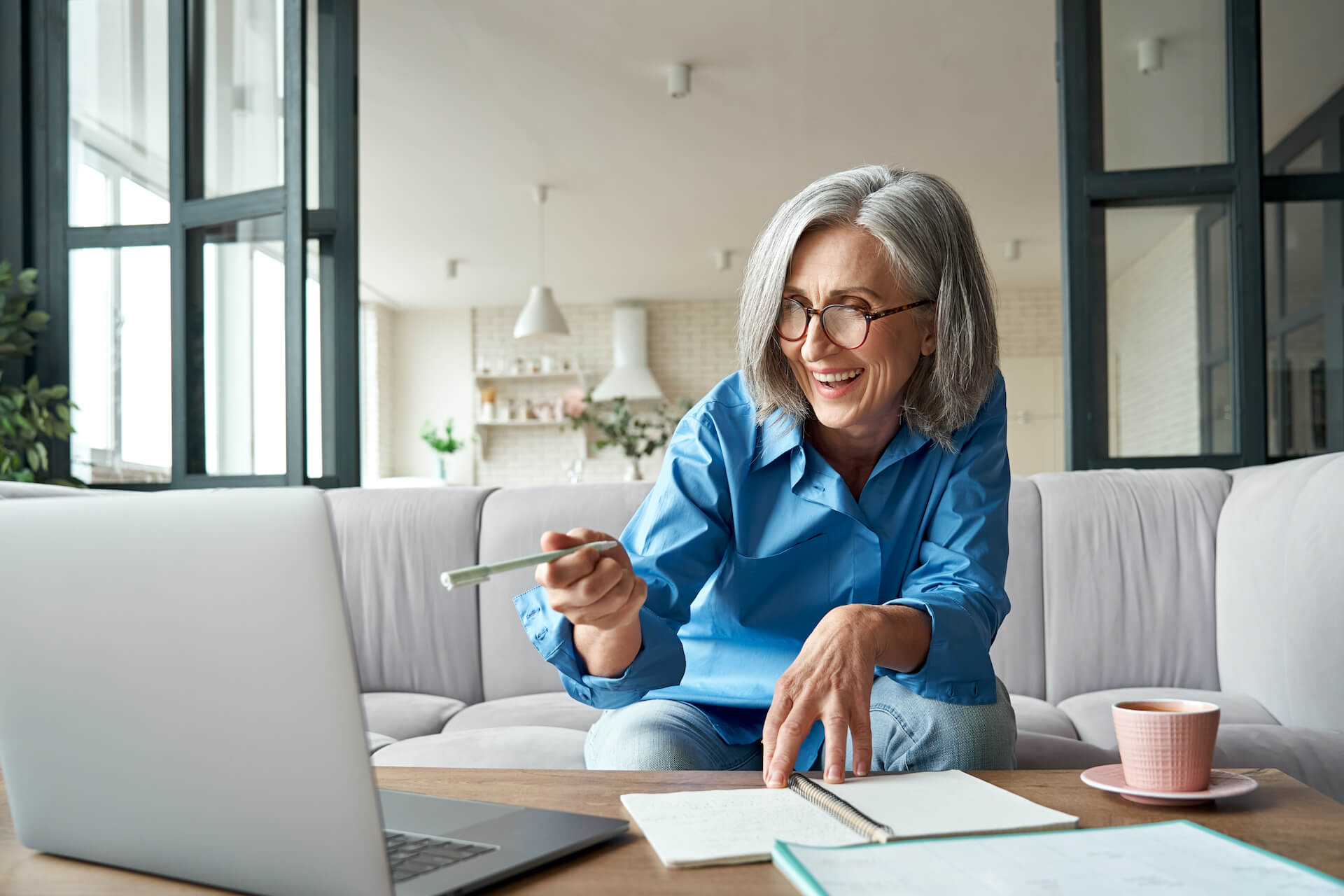 Older person using Seidat